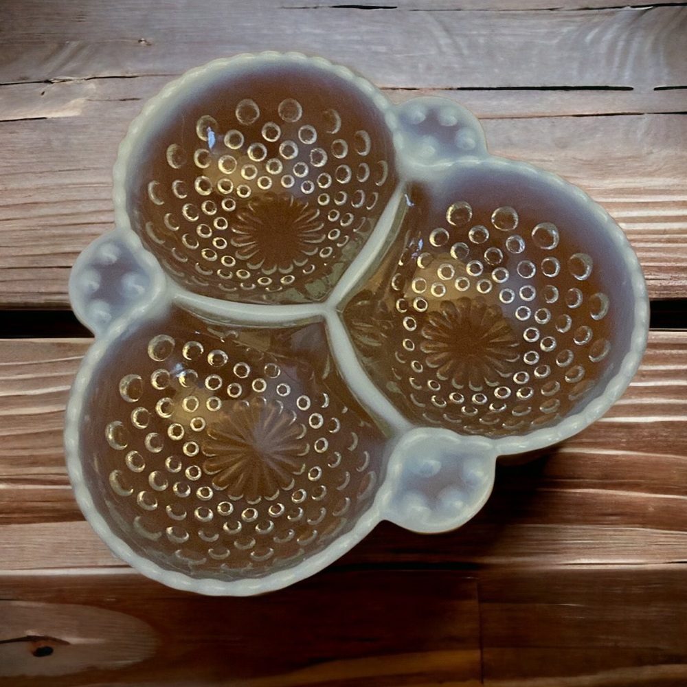 🔴Vintage Anchor Hocking Moonstone Hobnail 6 1/2" Candy Dish Opalescent - Picture 9 of 16